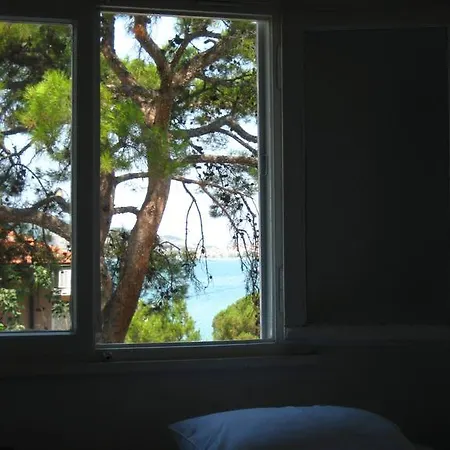 Mavi Pension Ayvalik