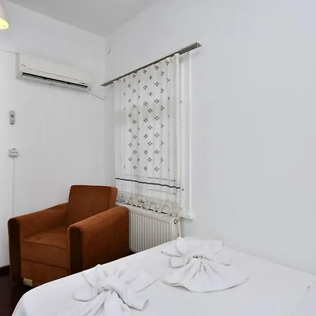 Mavi Pension Ayvalik