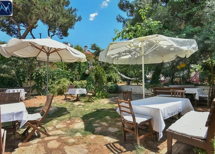 Mavi Pension * Ayvalı